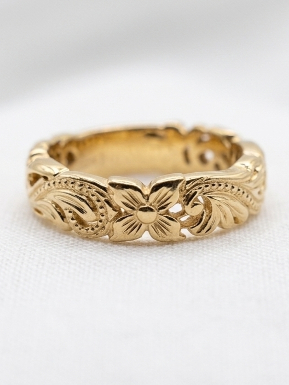 Gold Floral Engraved Women's Band Ring